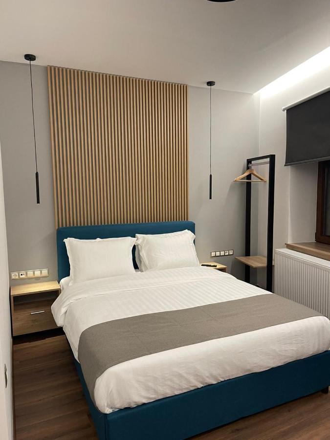 Apartment 11 Luxury Apartments. *